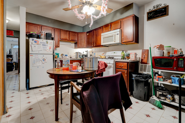 6905 Cermak Road Berwyn, IL 60402 - Photo 14 of 29 a view of a dining room with furniture