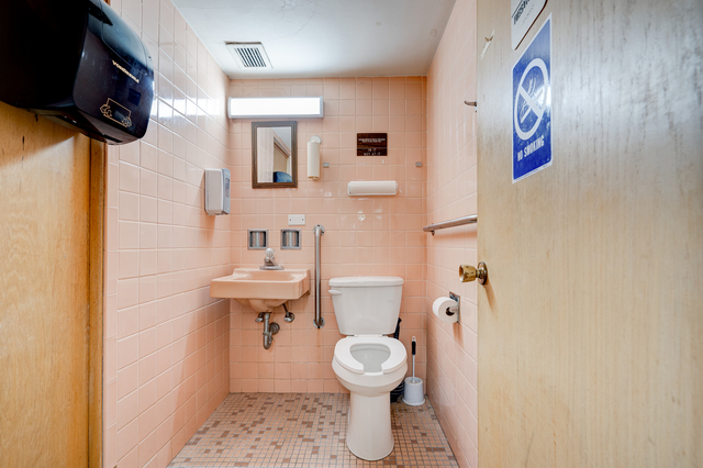6905 Cermak Road Berwyn, IL 60402 - Photo 24 of 29 a bathroom with a sink and a mirror
