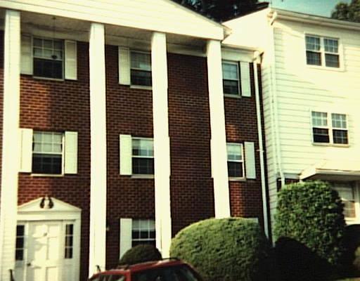 66 Greenhouse Road, Unit D Bridgeport, CT 06606 - Photo 1 of 1 Gallery Image 1