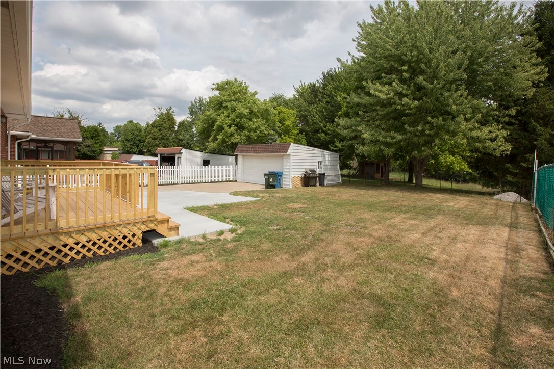 7519 York Road Cleveland, OH 44130 - Photo 27 of 29 Nice deep lot with 2 car garage