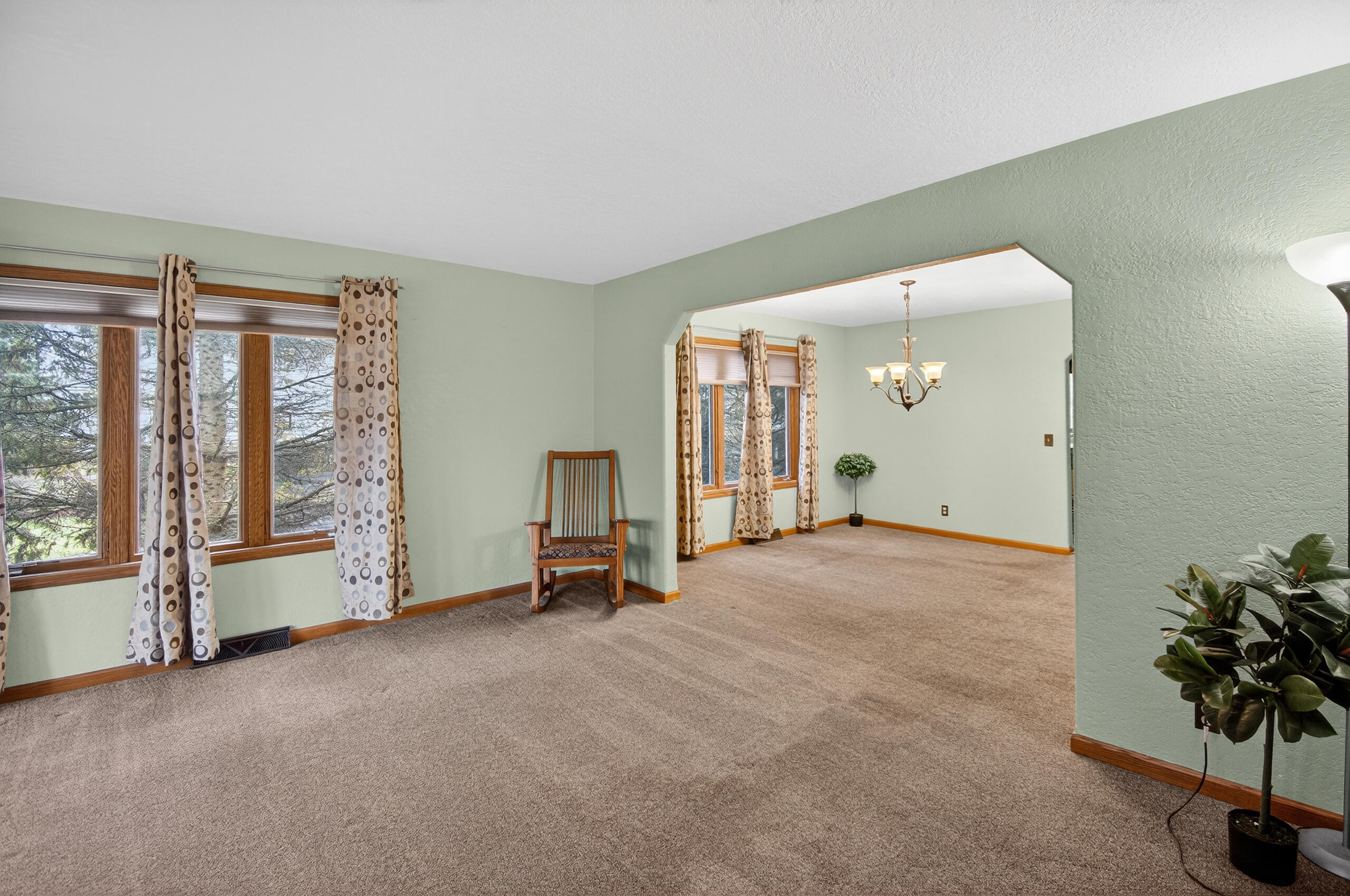 9934 28th Avenue Pleasant Prairie, WI 53158 - Photo 3 of 44 Main Living Room