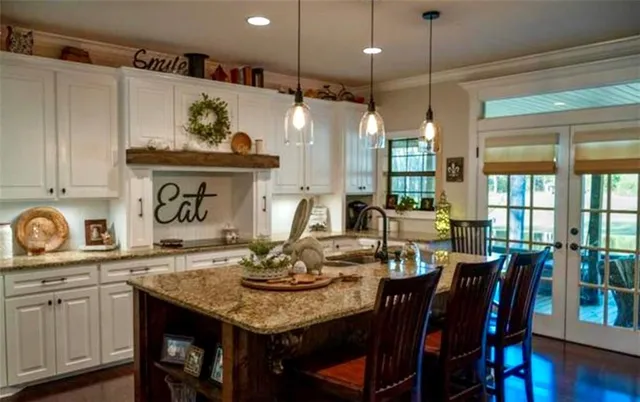 $549,000 | 198 Buck Glenn Road, Dry Prong, LA 71423