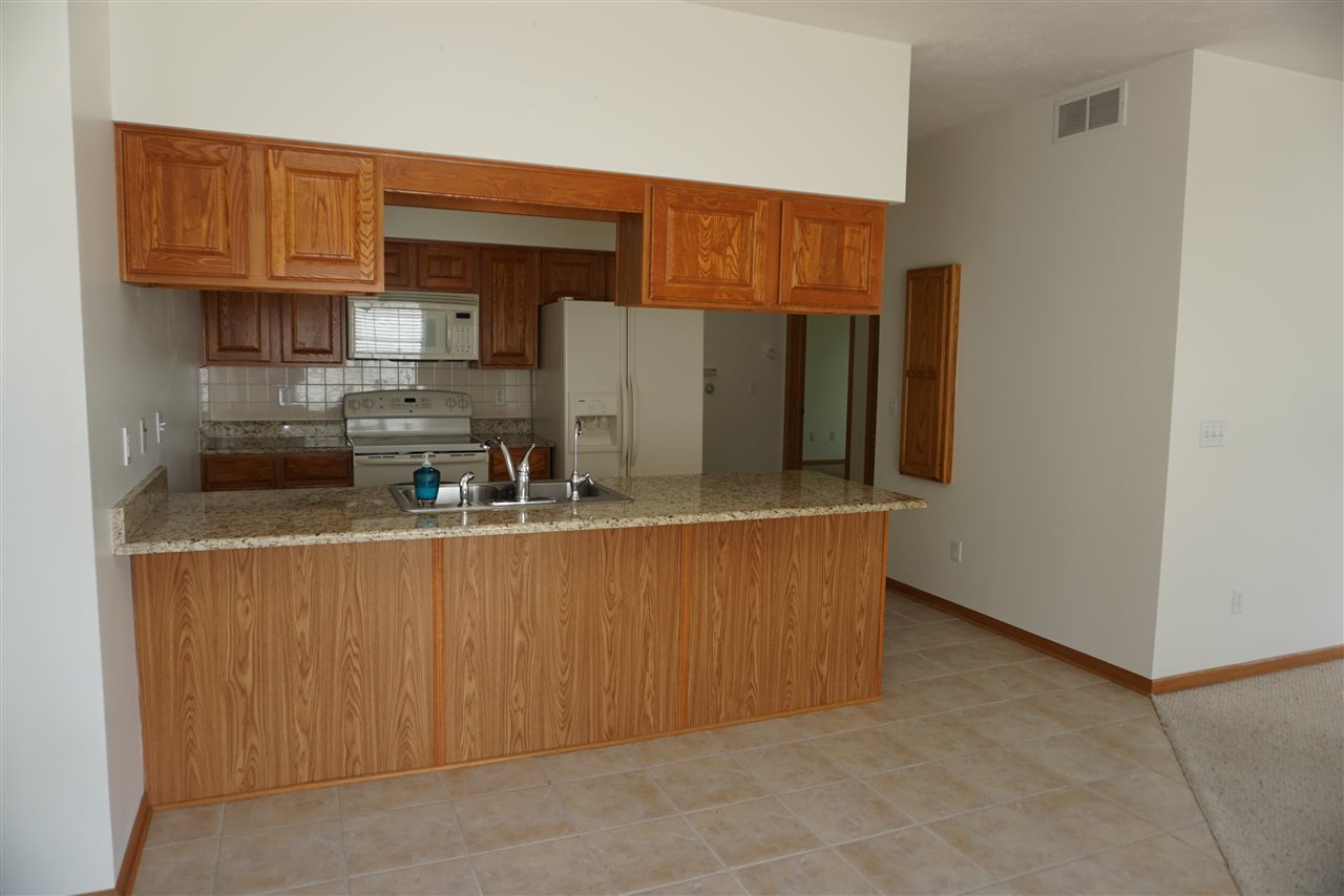 5985 Fox Basin Road Rockford, IL 61108 - Photo 4 of 24 Gallery Image 4