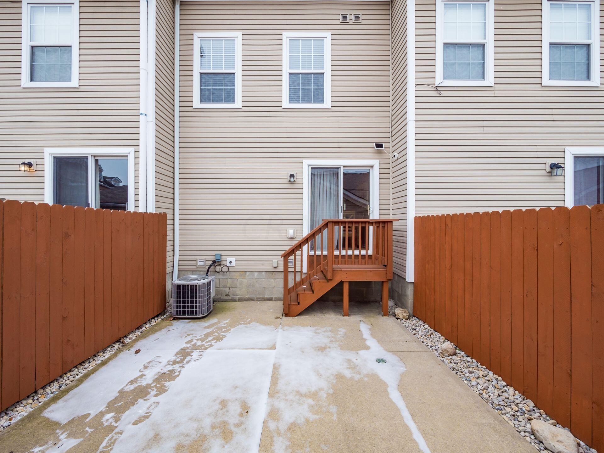 8302 Bruntsfield Road Columbus, OH 43235 - Photo 33 of 40 private patio