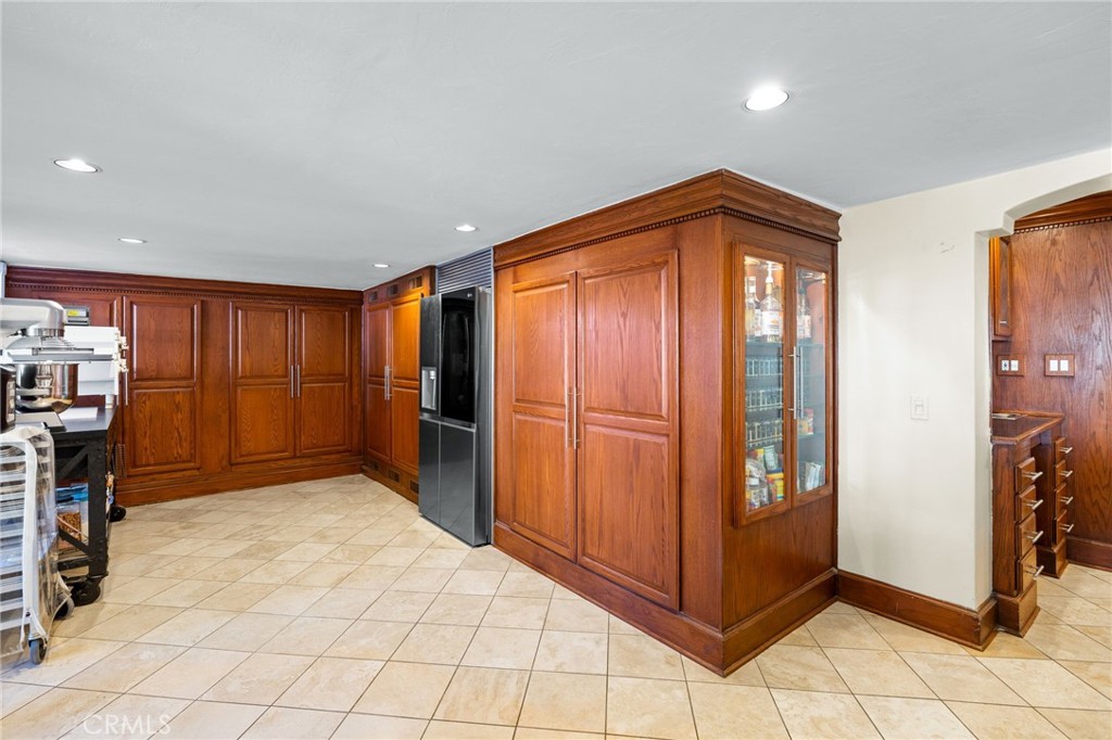 242 Summit Road La Verne, CA 91750 - Photo 25 of 75 a view of a hallway with closet area