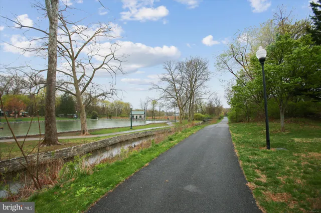 a sign that is on the side of a road
