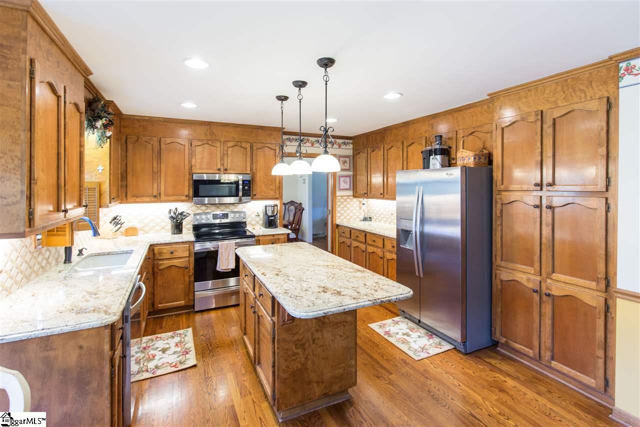 146 Crosswinds Street Greer, SC 29650 - Photo 13 of 36 Gallery Image 13