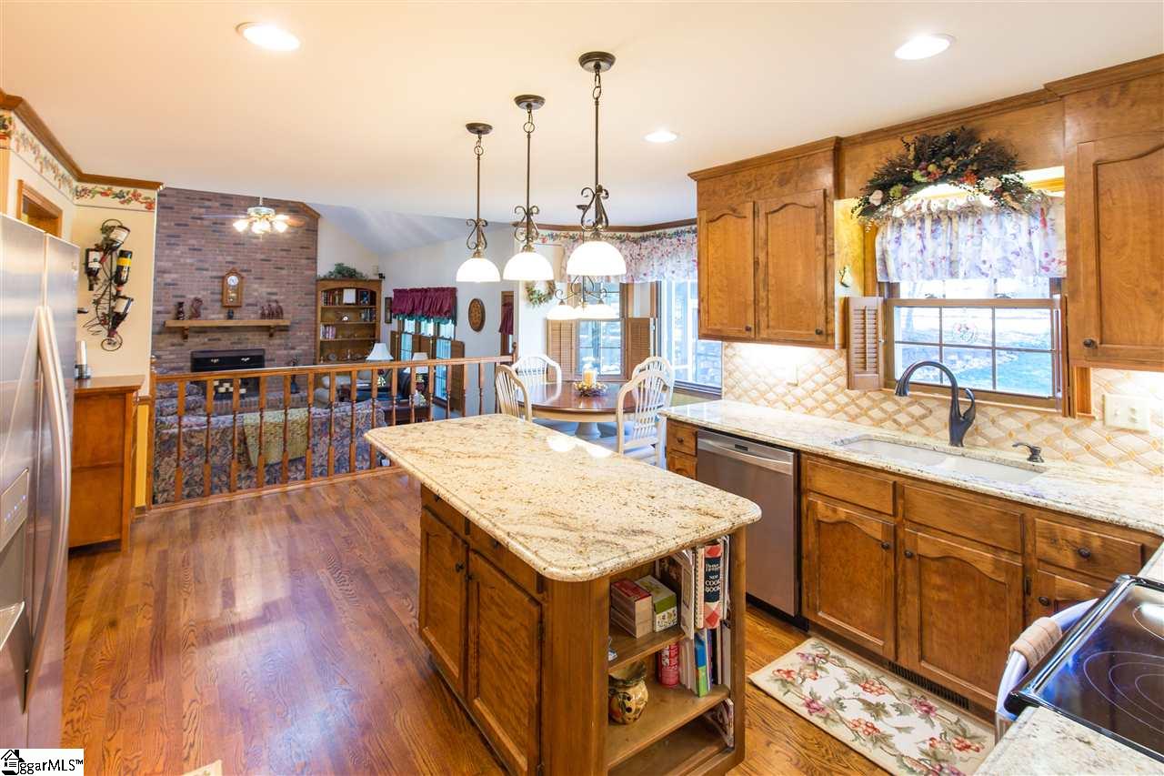 146 Crosswinds Street Greer, SC 29650 - Photo 15 of 36 Gallery Image 15