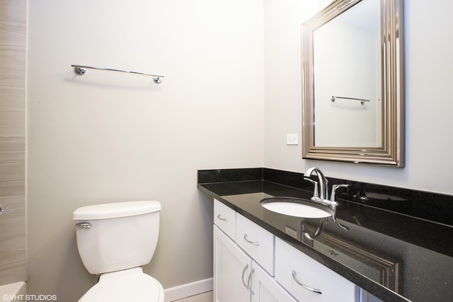 3033 North Sheridan Road, Unit 304 Chicago, IL 60657 - Photo 9 of 10