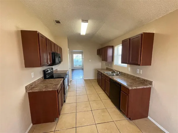 $1,895 | 1502 Parrot Court, DeSoto, TX 75115