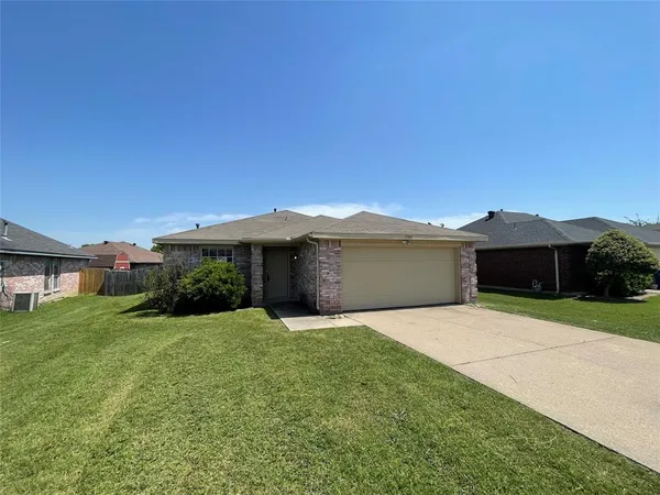 $1,895 | 1502 Parrot Court, DeSoto, TX 75115