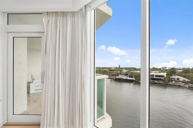 $1,350,000 | 20201 East Country Club Drive, Unit 706, Aventura, FL 33180