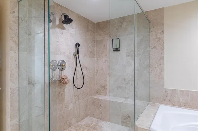 $1,350,000 | 20201 East Country Club Drive, Unit 706, Aventura, FL 33180