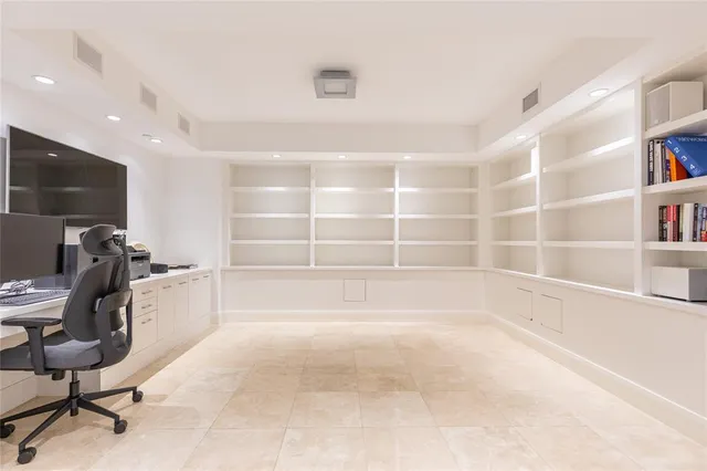 $1,350,000 | 20201 East Country Club Drive, Unit 706, Aventura, FL 33180