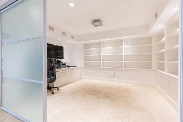 $1,350,000 | 20201 East Country Club Drive, Unit 706, Aventura, FL 33180