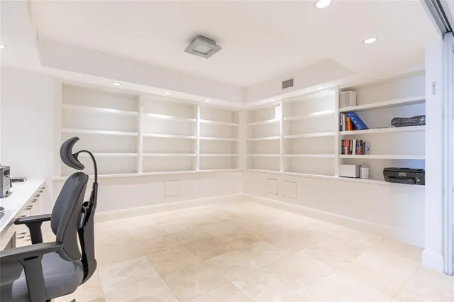 $1,350,000 | 20201 East Country Club Drive, Unit 706, Aventura, FL 33180