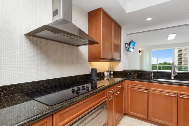 $1,350,000 | 20201 East Country Club Drive, Unit 706, Aventura, FL 33180