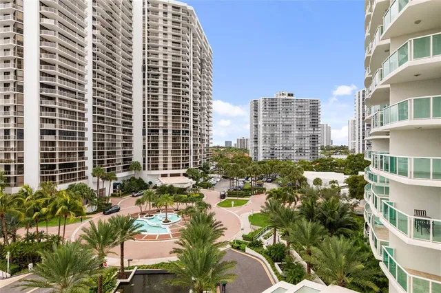 $1,350,000 | 20201 East Country Club Drive, Unit 706, Aventura, FL 33180