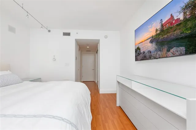 $1,350,000 | 20201 East Country Club Drive, Unit 706, Aventura, FL 33180