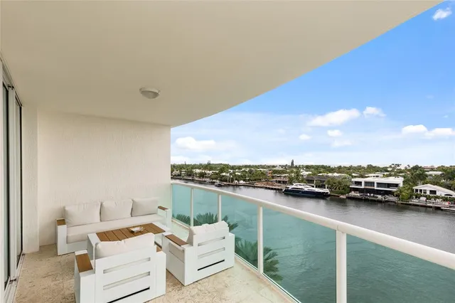 $1,350,000 | 20201 East Country Club Drive, Unit 706, Aventura, FL 33180
