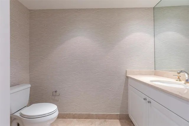 $1,350,000 | 20201 East Country Club Drive, Unit 706, Aventura, FL 33180