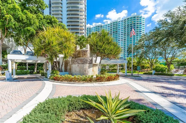 $1,350,000 | 20201 East Country Club Drive, Unit 706, Aventura, FL 33180