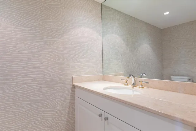 $1,350,000 | 20201 East Country Club Drive, Unit 706, Aventura, FL 33180