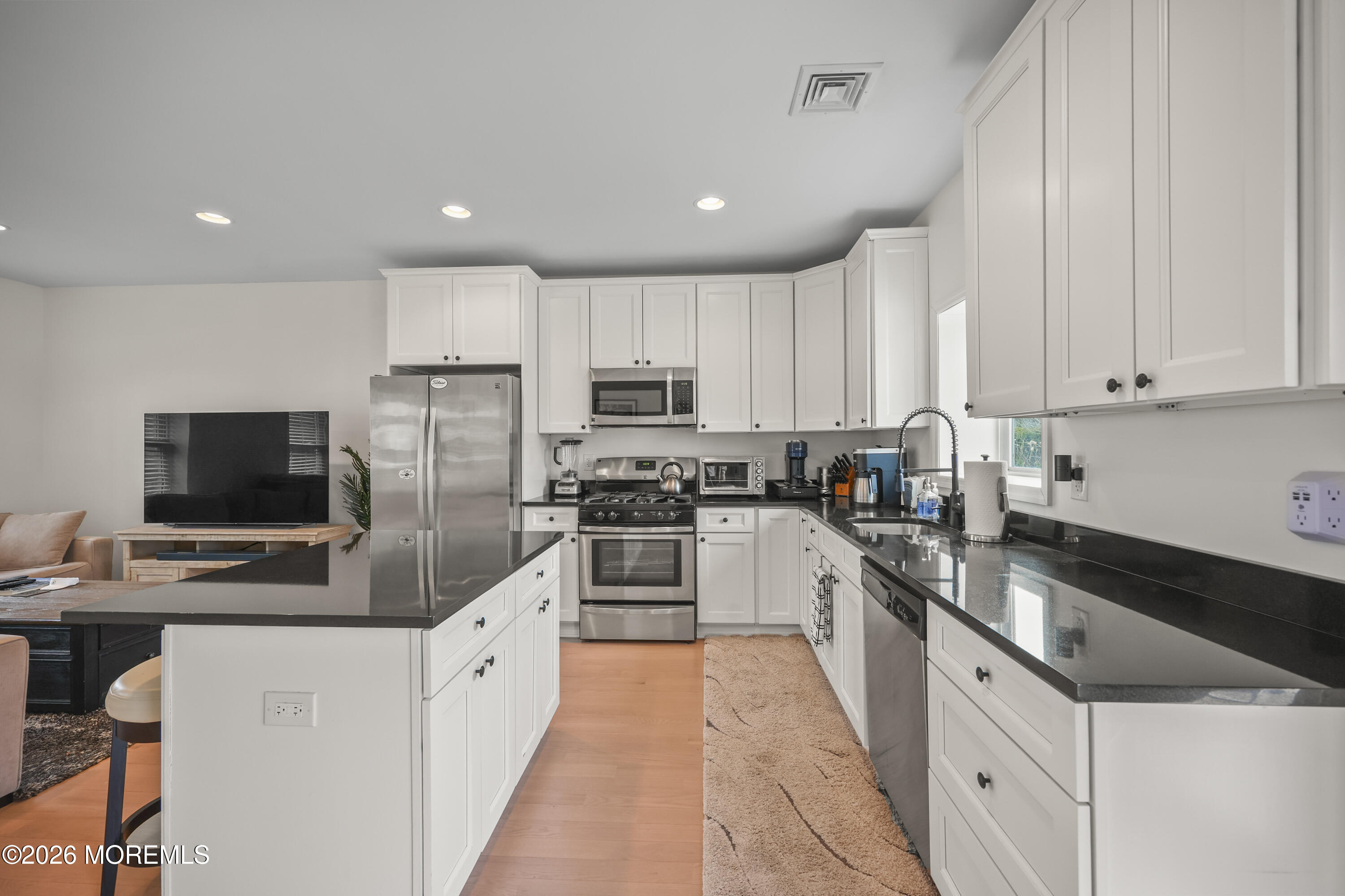 5 Cortland Road Eatontown, NJ 07724 - Photo 9 of 28 12-print-LPM_2795