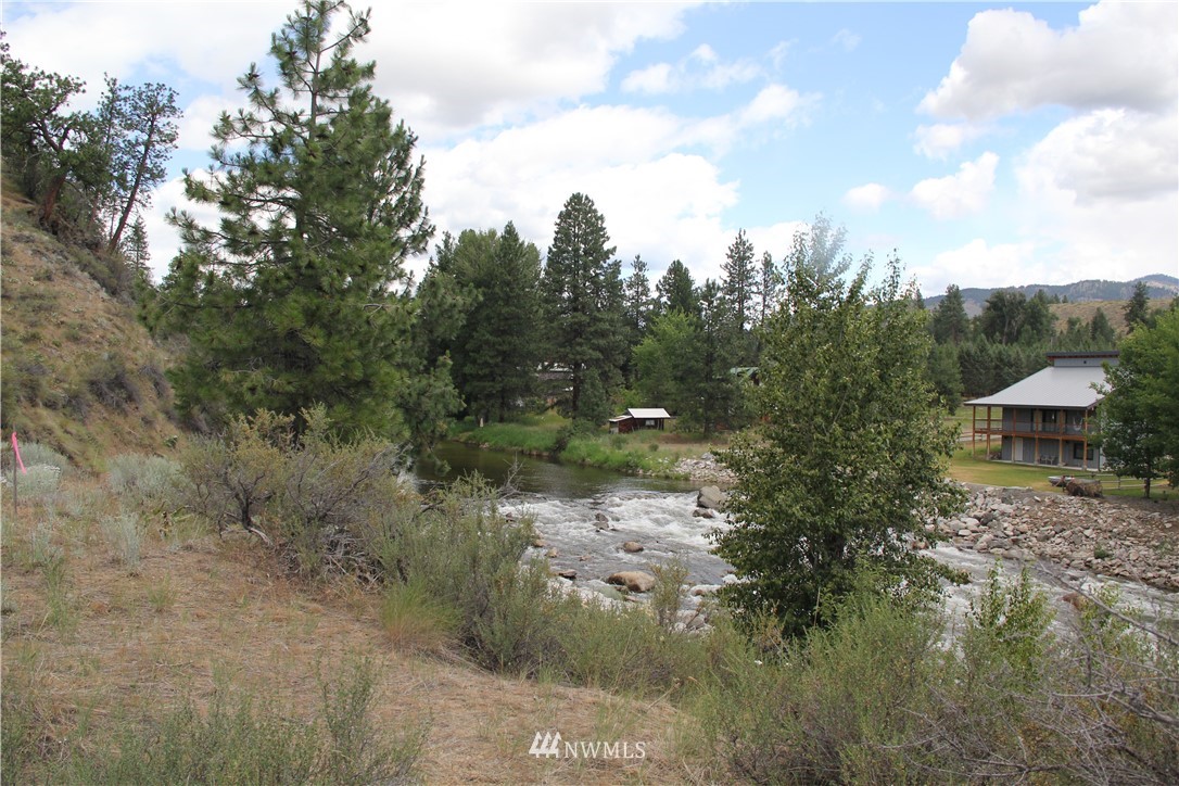 8 Riffle Loop Winthrop, WA 98862 - Photo 2 of 18 Gallery Image 2