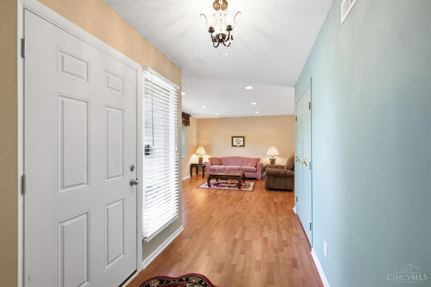 2 Boxwood Court Springdale, OH 45246 - Photo 5 of 53