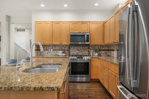 $1,178,000 | 7306 Douglas Avenue Southeast, Snoqualmie, WA 98065