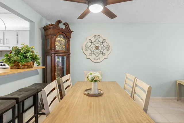 $189,000 | 1270 Southeast Parkview Place, Unit B5, Stuart, FL 34994