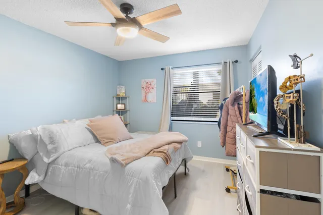 $189,000 | 1270 Southeast Parkview Place, Unit B5, Stuart, FL 34994