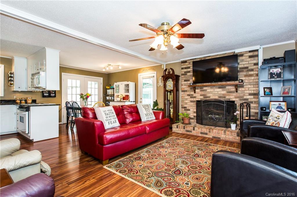 4728 Charlie Hipp Road Charlotte, NC 28214 - Photo 4 of 24 Gallery Image 4