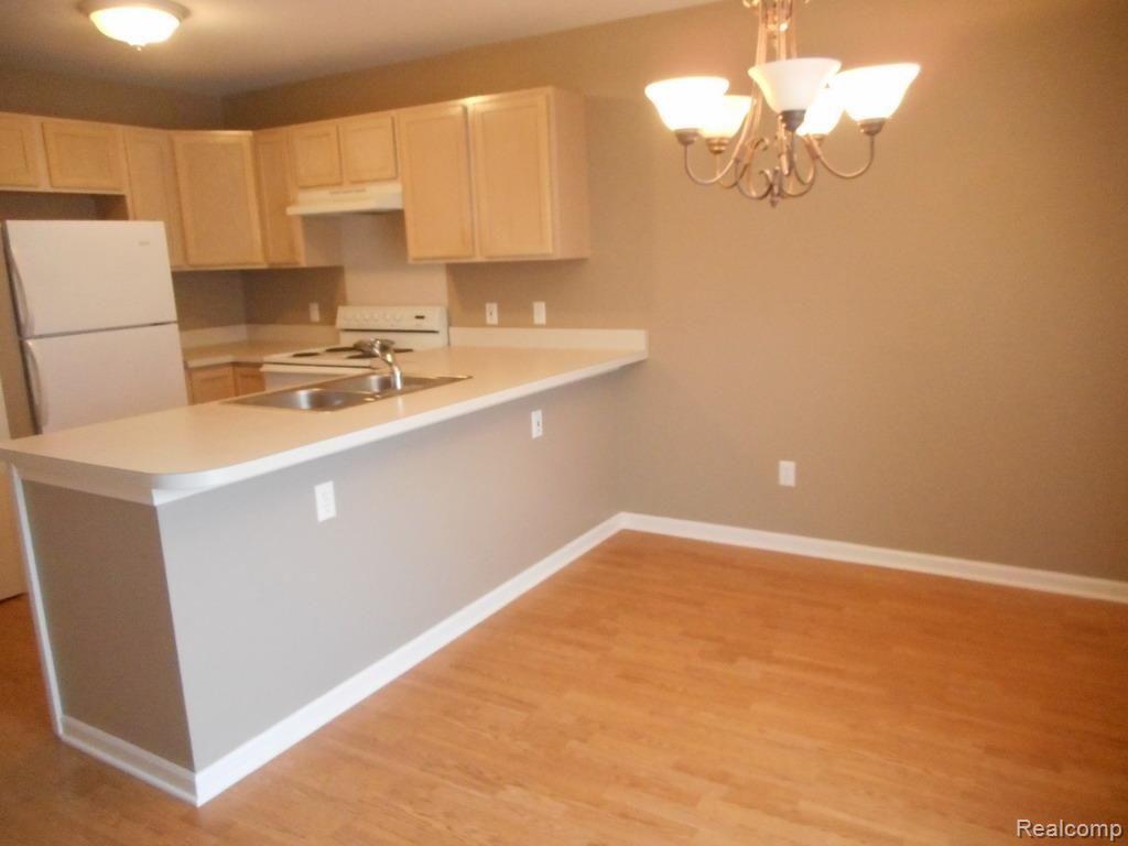 4951 Crooks Road, Unit 8 Royal Oak, MI 48073 - Photo 6 of 14