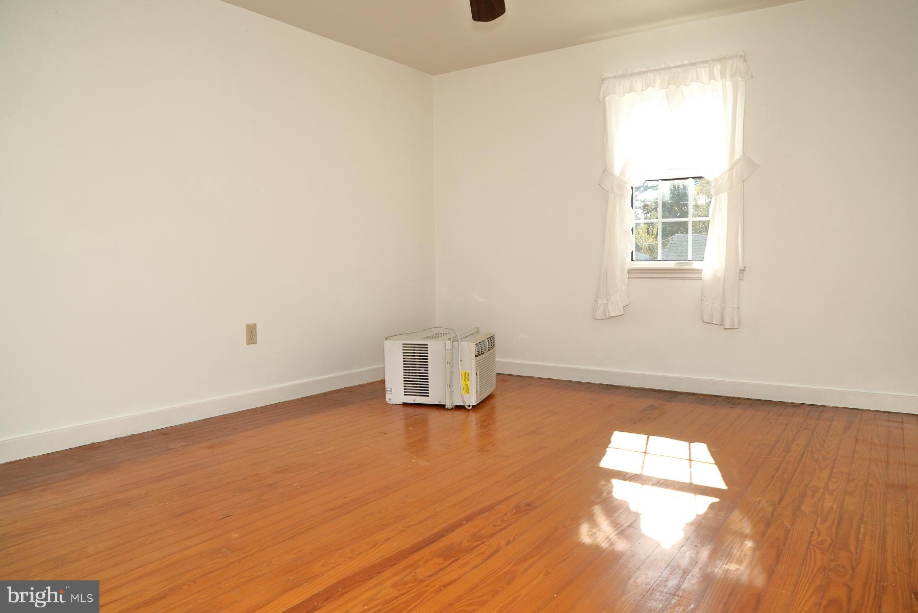2009 Hemlock Road Lancaster, PA 17603 - Photo 11 of 24 Gallery Image 11