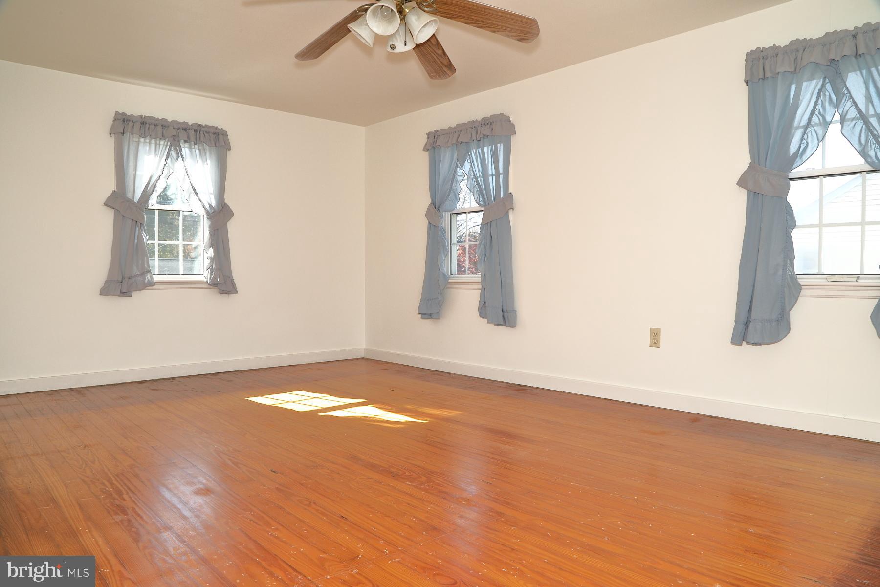 2009 Hemlock Road Lancaster, PA 17603 - Photo 12 of 24 Gallery Image 12