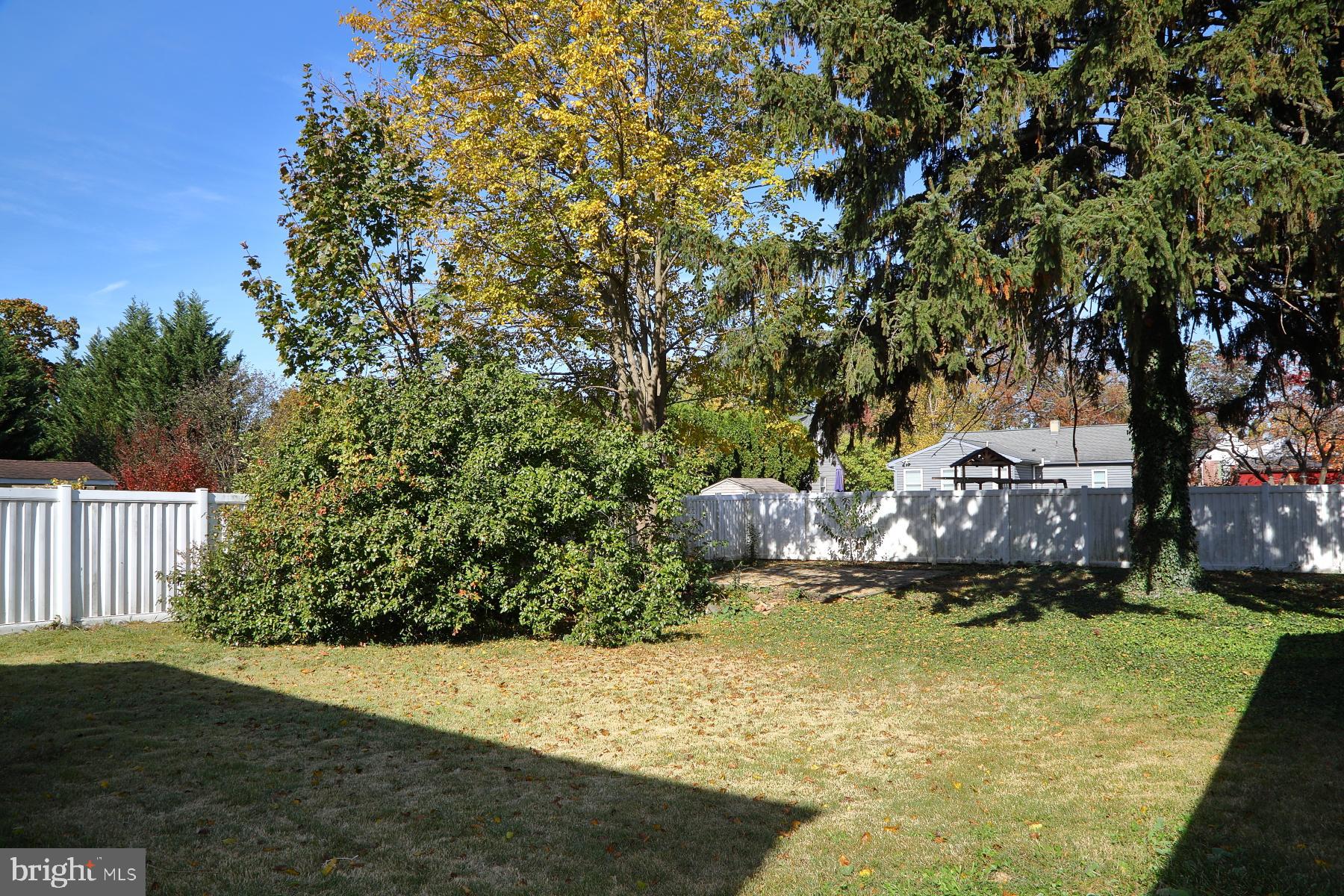 2009 Hemlock Road Lancaster, PA 17603 - Photo 6 of 24 Gallery Image 6