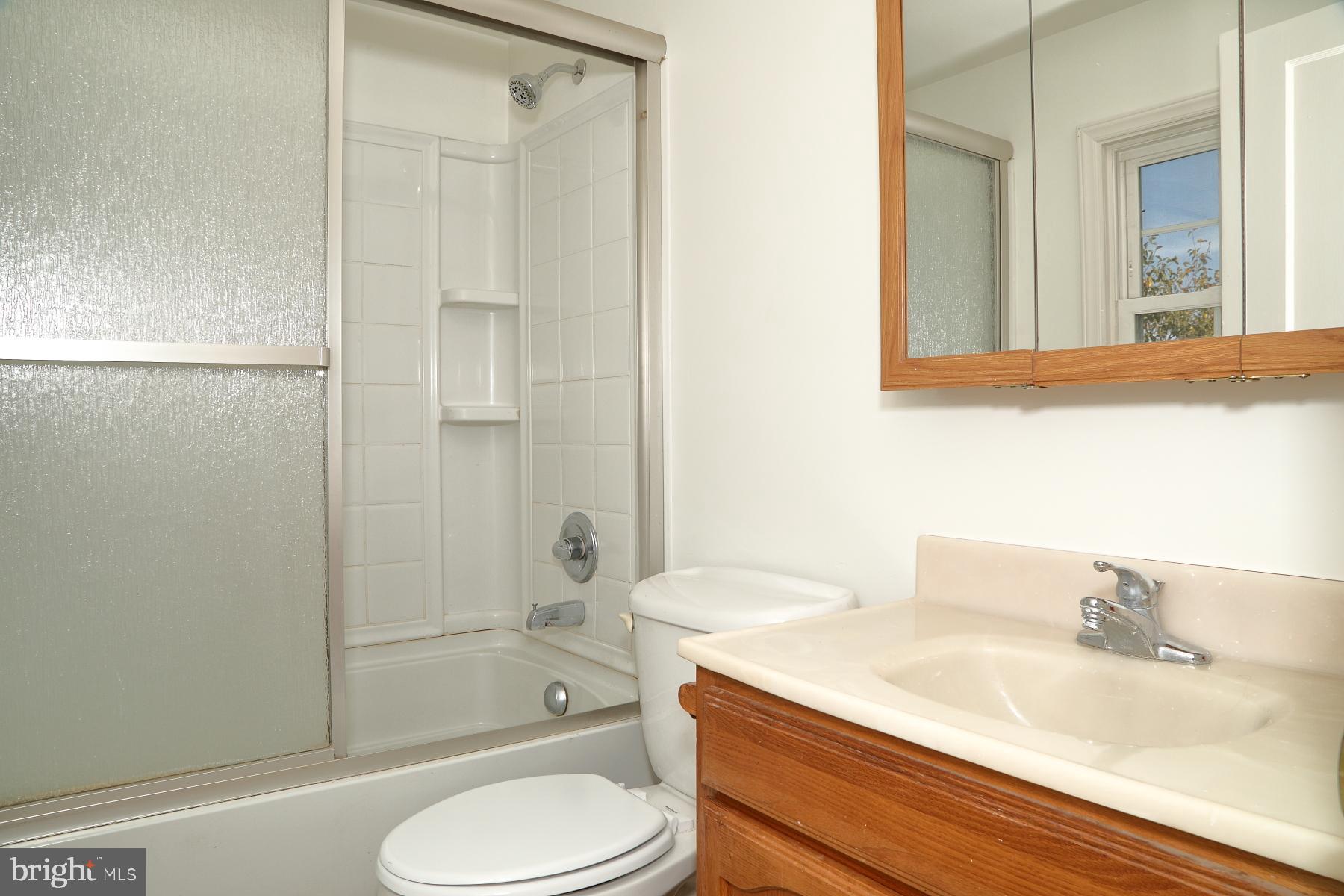 2009 Hemlock Road Lancaster, PA 17603 - Photo 9 of 24 Gallery Image 9