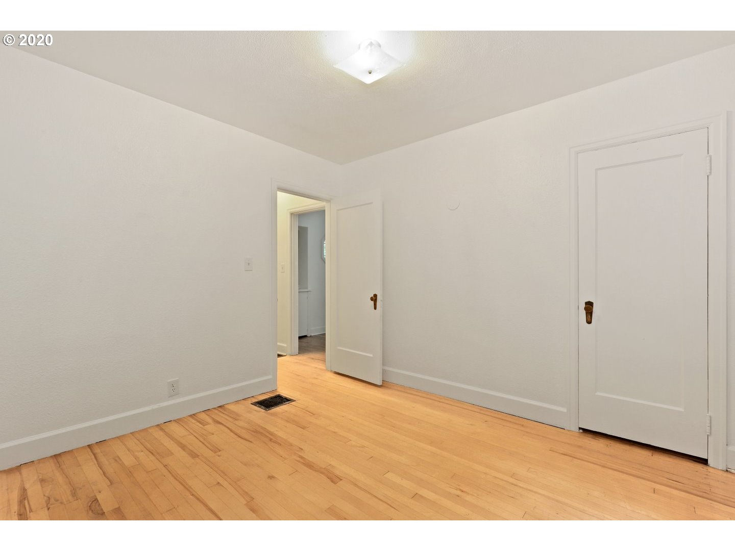 6400 Northwest Cornell Road Portland, OR 97210 - Photo 14 of 32