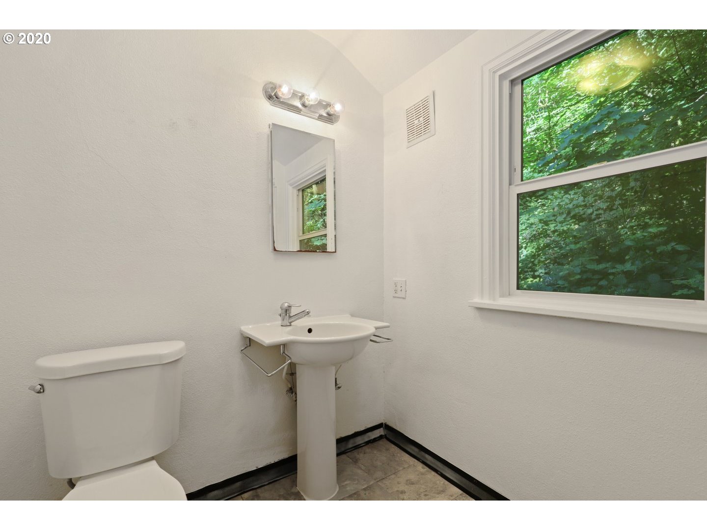 6400 Northwest Cornell Road Portland, OR 97210 - Photo 15 of 32