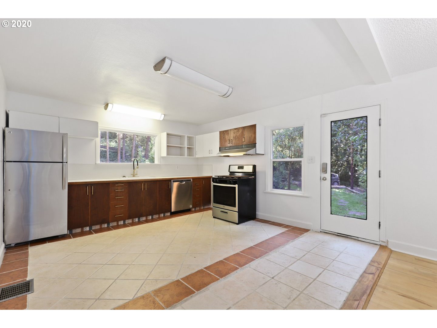 6400 Northwest Cornell Road Portland, OR 97210 - Photo 8 of 32