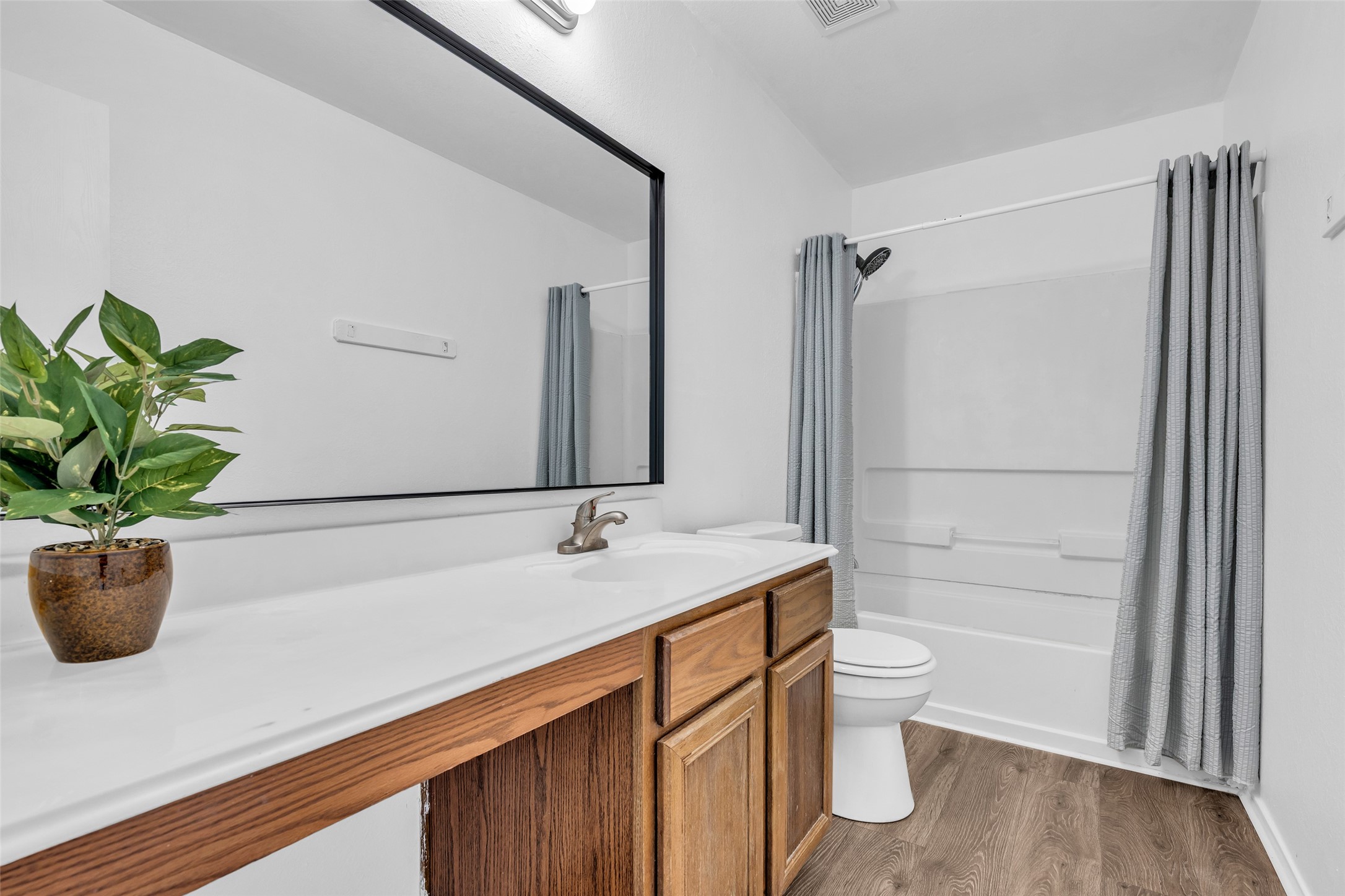 5239 Roth Forest Lane Spring, TX 77389 - Photo 8 of 13 Gallery Image 8