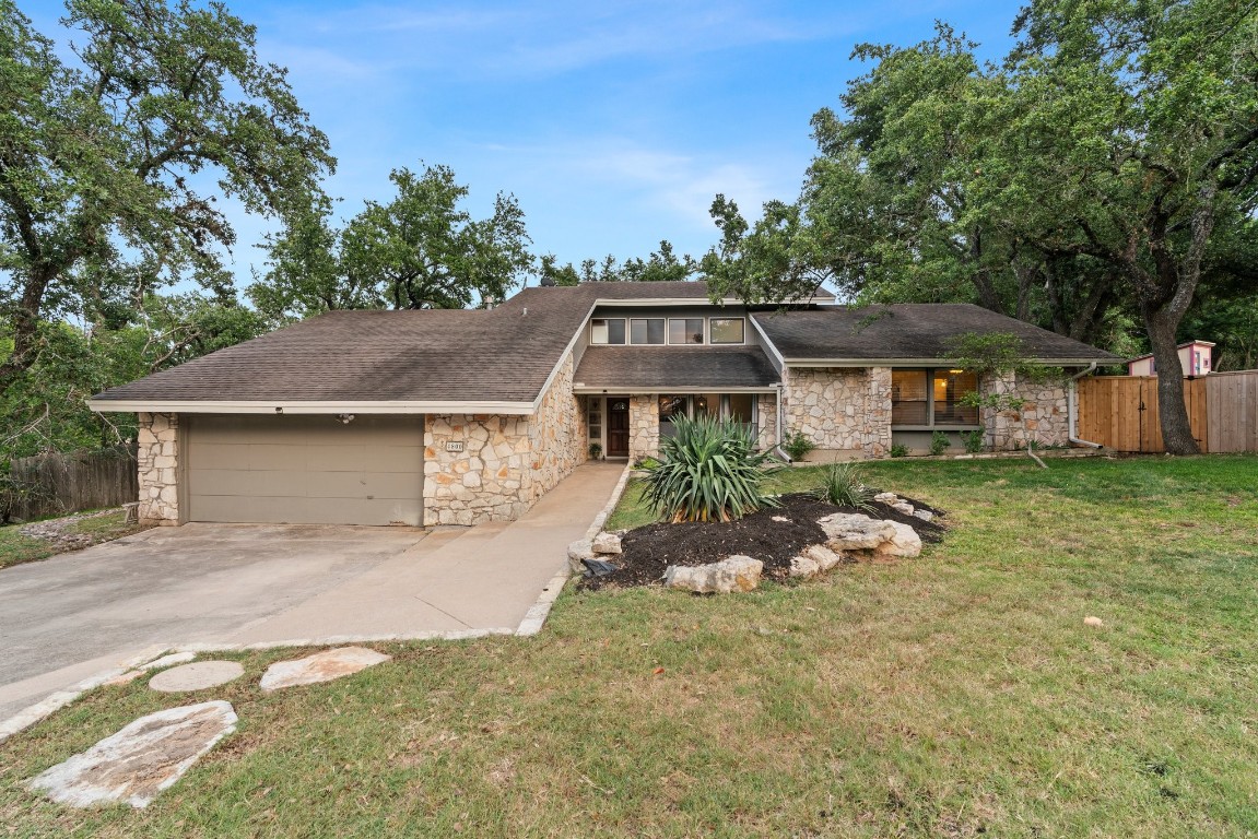 4800 Parkview Place Austin, TX 78731 - Photo 1 of 1