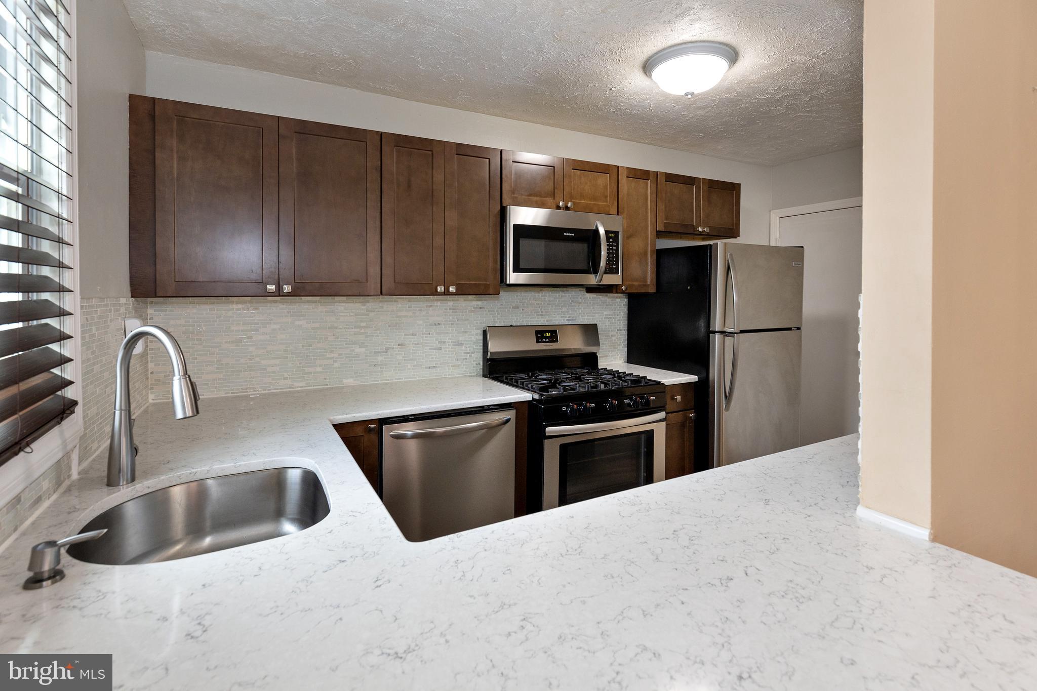 2867 Cushing Road Camden, NJ 08104 - Photo 8 of 23 Quartz Countertops