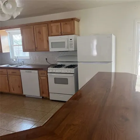 $1,800 | 1719 Santa Fe Drive, Kingsville, TX 78363