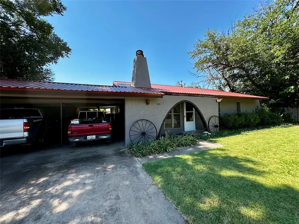 $145,500 | 510 East Pecan Street, Seymour, TX 76380