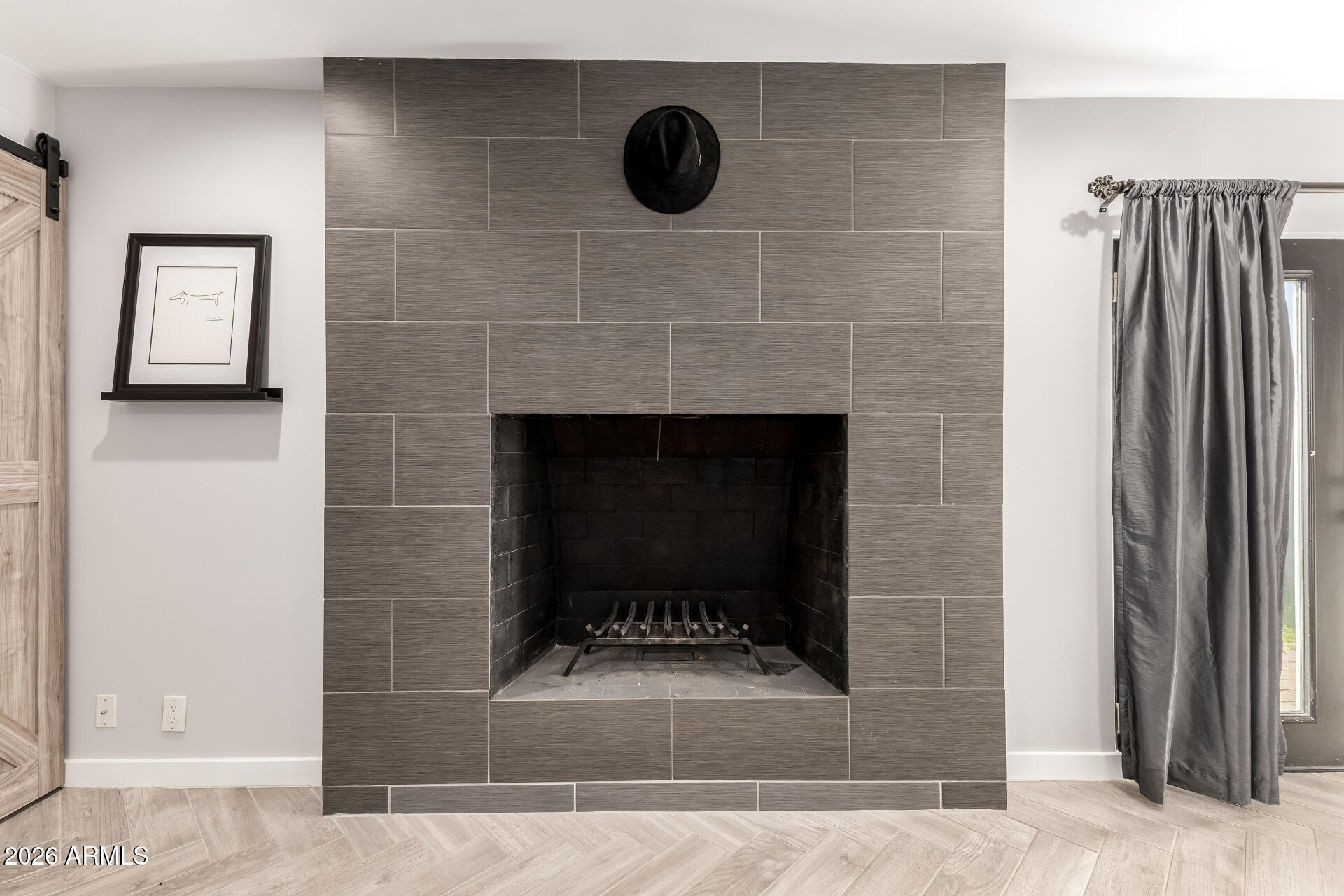 2402 North 37th Street Phoenix, AZ 85008 - Photo 19 of 44 a fireplace