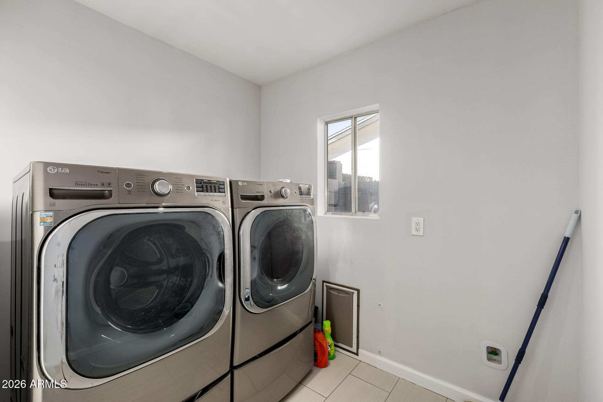 2402 North 37th Street Phoenix, AZ 85008 - Photo 30 of 44 a utility room with dryer and washer