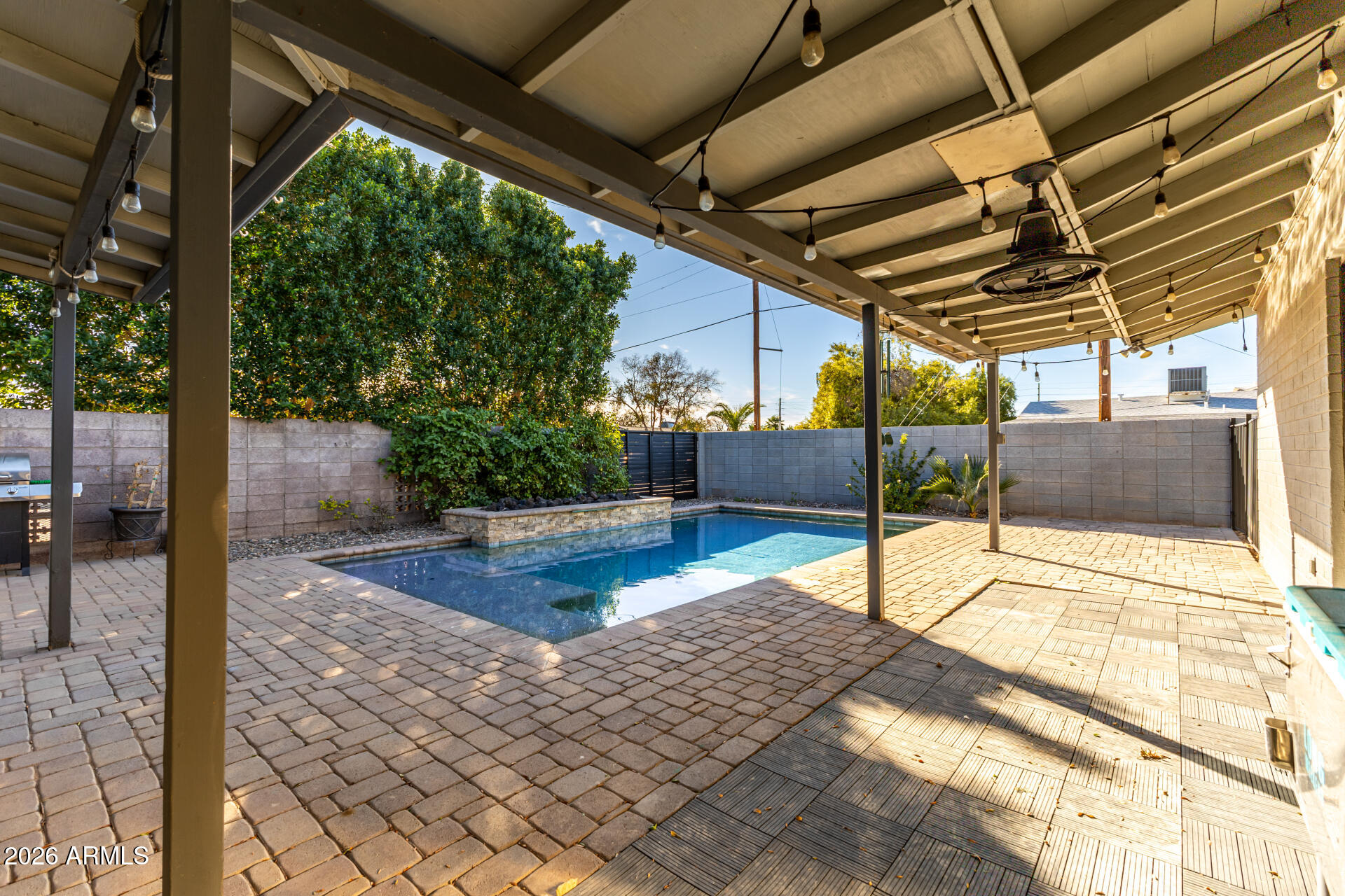 2402 North 37th Street Phoenix, AZ 85008 - Photo 32 of 44 a view of a backyard
